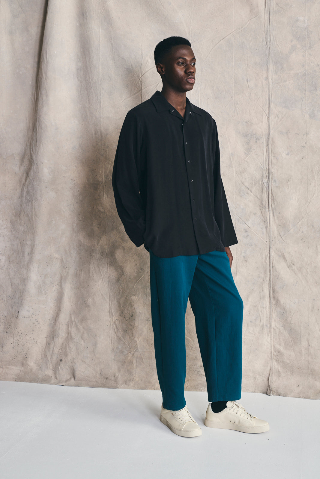 Chemise unisexe à pression - Noir atténué - Précommande