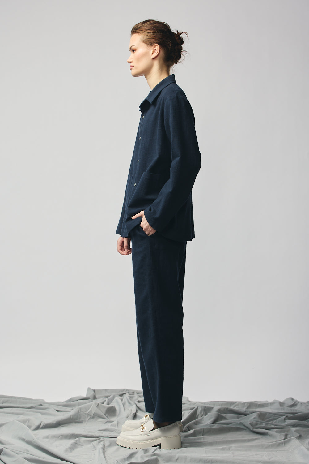 ジェンダーニュートラル コラム パンツ - インディゴ