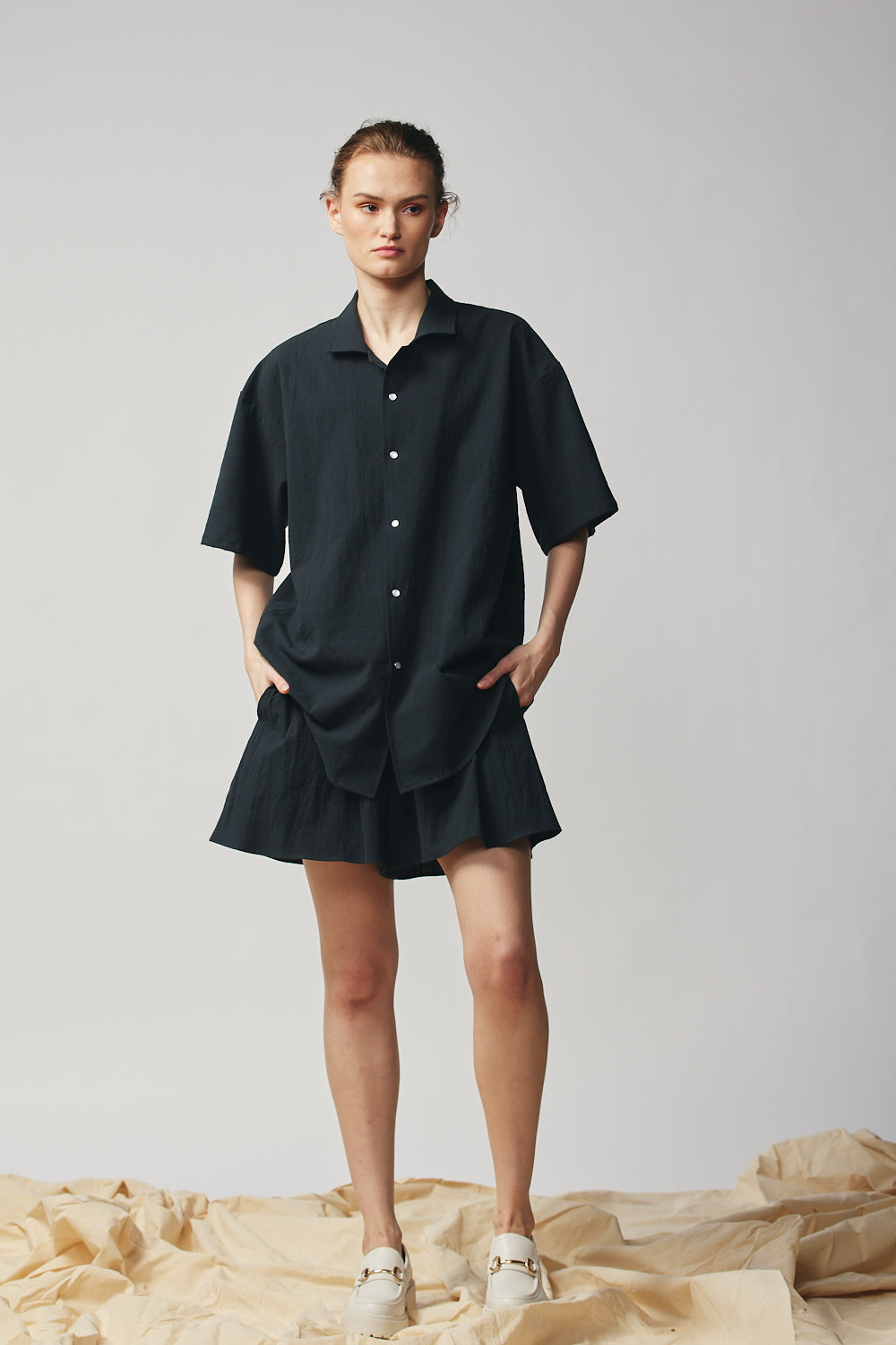 Chemise non genrée à col camp - Noir 